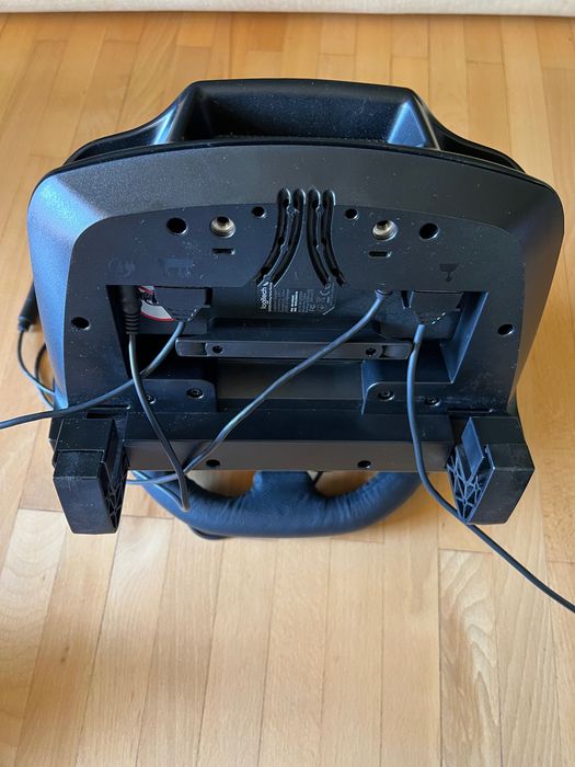 Logitech G920 Driving force Steering wheel + Shifter