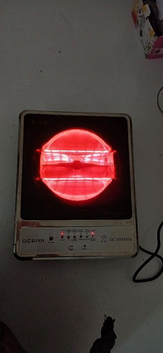 Кухинной плитка  сотилади.