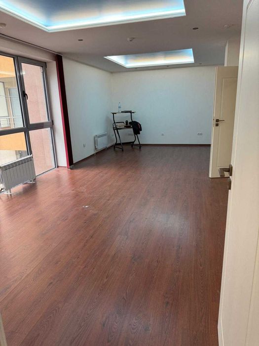 Дава се под наем Офис в София, Младост 2 - 31 кв.м за 406 € - Снимка #1