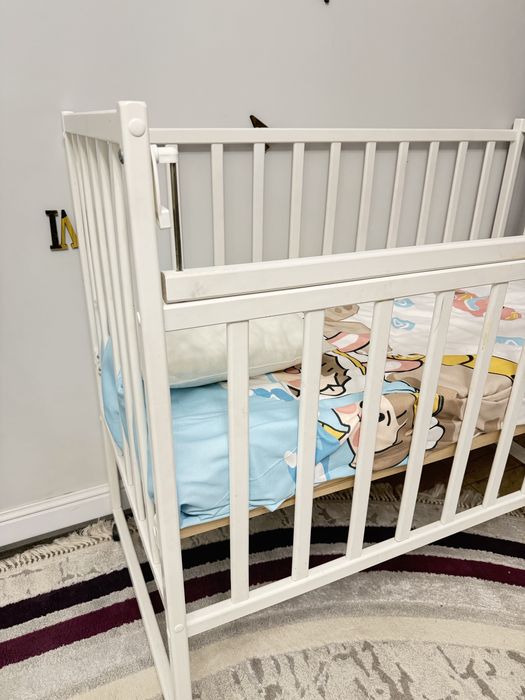 Кровать детская на колесах