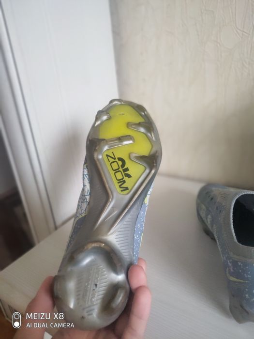 продам бутсы топ срочно