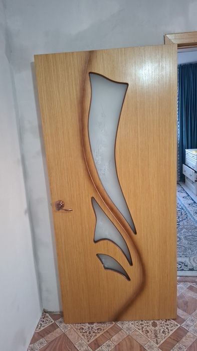 Меж комнату двери