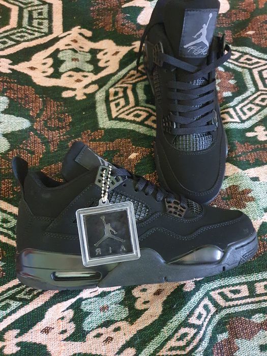 Jordan 4 black cat 42