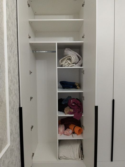 Продаю шкаф новый белый