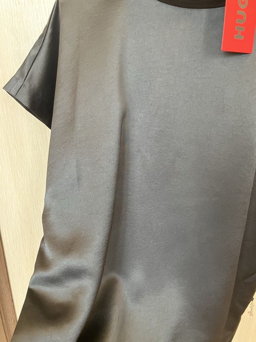 Hugo сатенена блуза