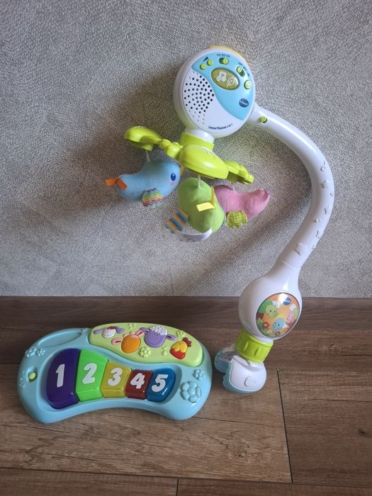 Vand carusel bebelusi si pian. 60 lei toate