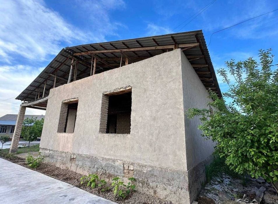 Продаётся в Ийк ота недостроенный дом-участок.