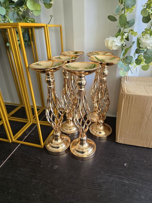 Златни вази за цветя тромпети Поставка за цветя