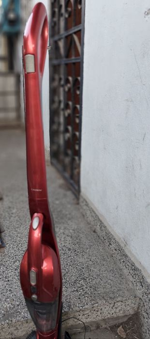 Crown cvc 233 вертикална прахусмокачка ,2в1