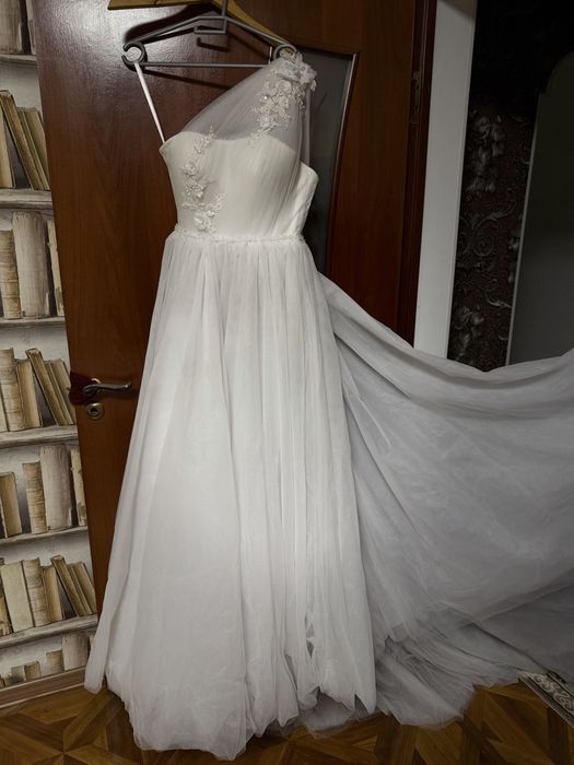 Продаю свадебное платье новое