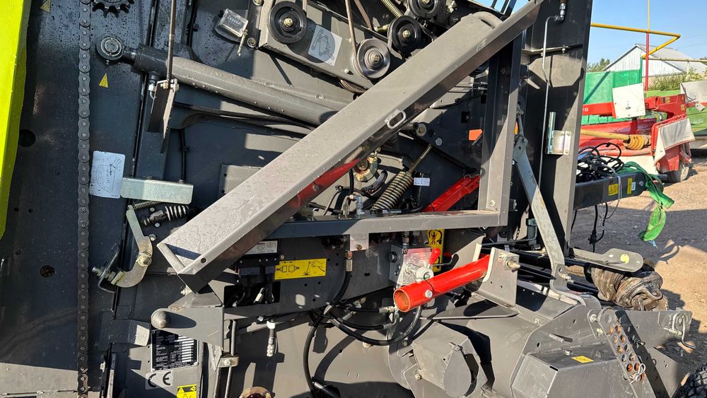 Рулонный Пресс Подборщик CLAAS ROLLANT 350 RC