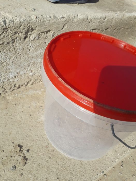 Ведро пластиковый с крышкой