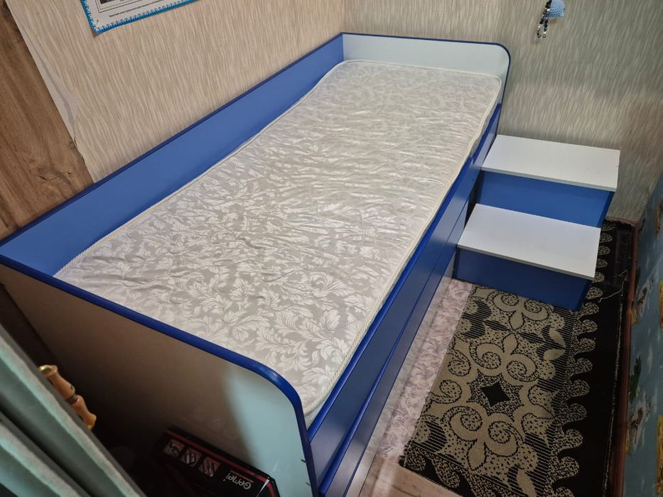Продам кровать размер 180*80 с матрацем