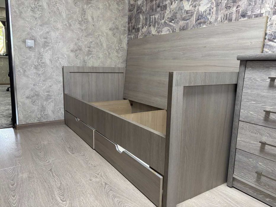 Продаются односпальные кровати + ортопедический матрац.