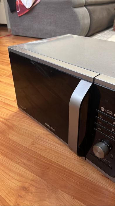 Vând Microunde Samsung MG23f301tas