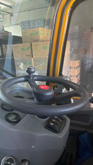 Продам фронтальный погрузчик ZGLEIT 920