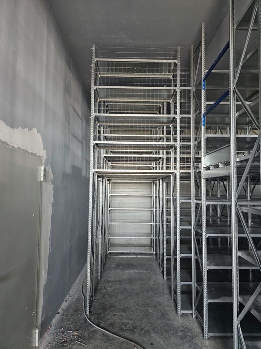 Rafturi cu polite se poate face si mezamin