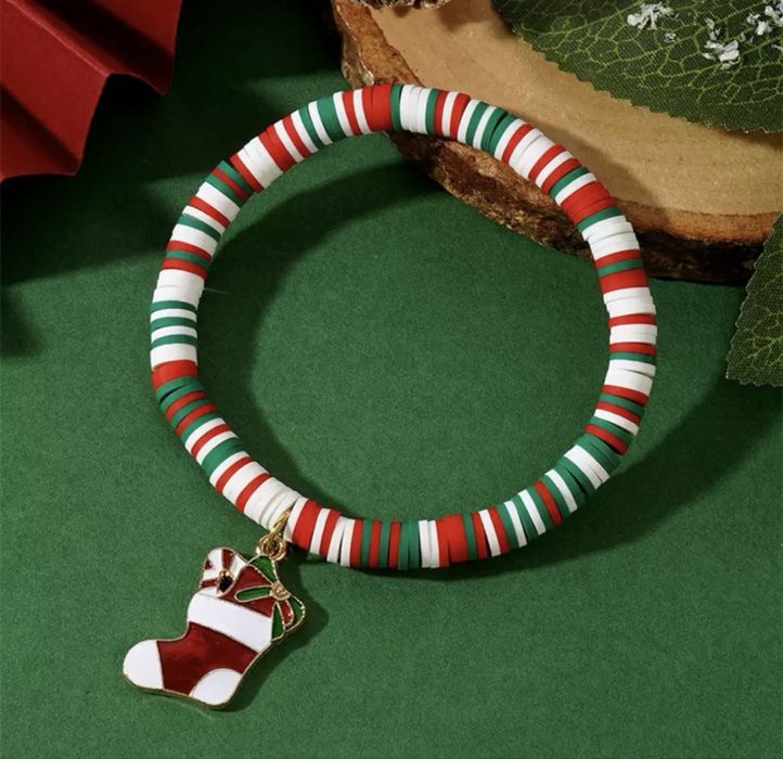 Новогодний браслет с подвеской.