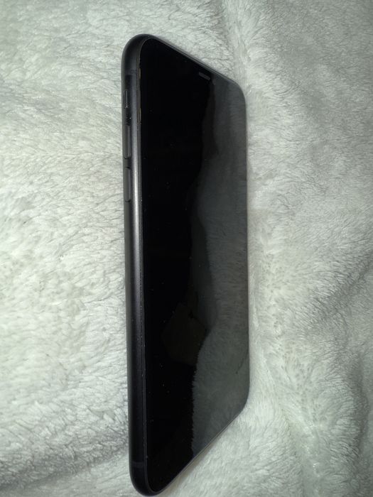 Vand Iphone 11, 64 gb