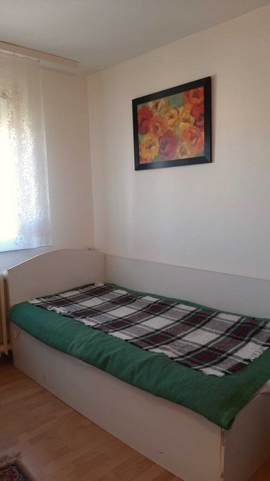 Dau în chirie garsoniera zona Rogerius, 17 mp, mobilată și utilată