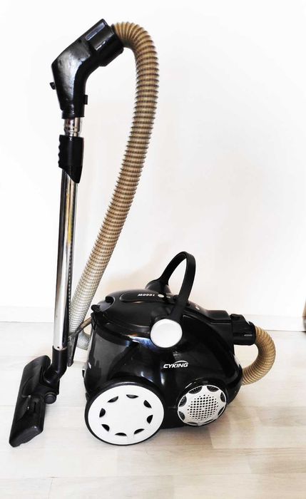 Прахосмукачка LG 1600 W ,Мощна, турбоциклон, без торбички.