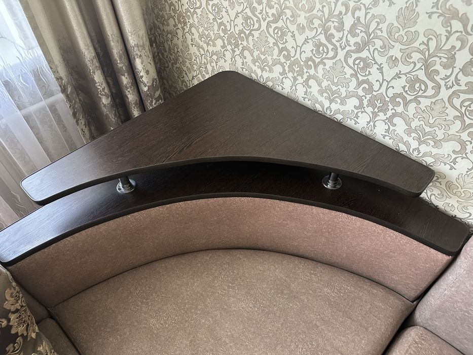 Продам диван для зала 2.60м х 1.65м
