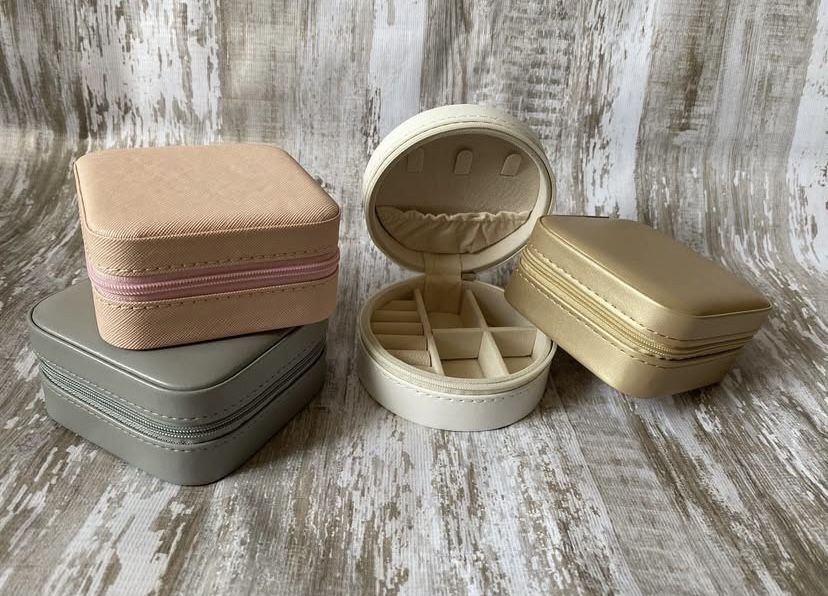 Шкатулки для украшений