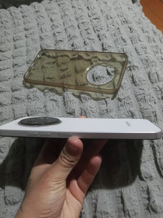 Продам телефон  TECHNO SPARK 30C