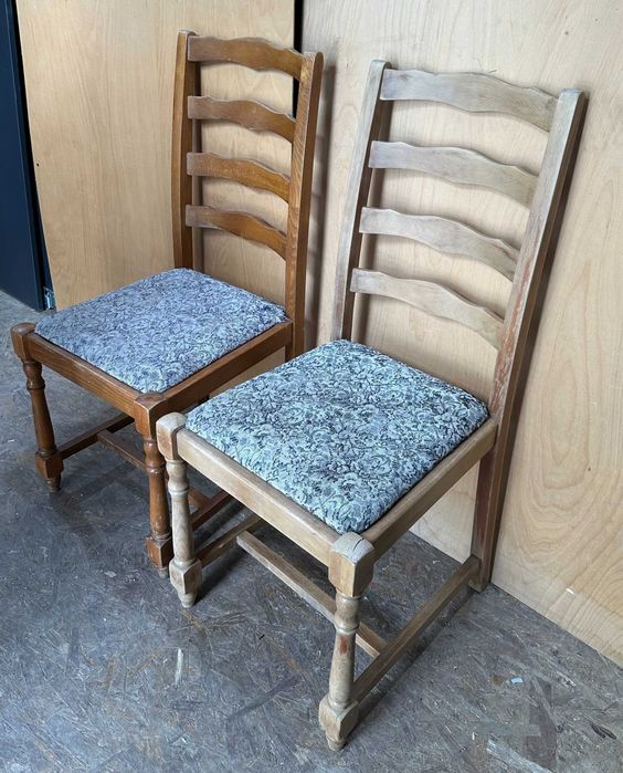 Set 2 Scaune Vintage din Lemn cu sezut tapitat; Scaun solid