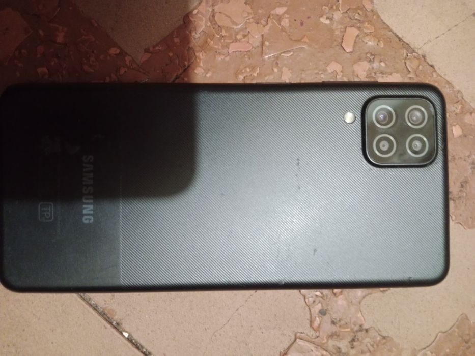 Продам Самсунг а 12