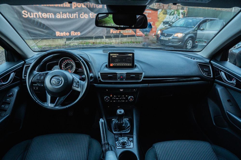 Mazda 3 - scaune incalzite - Carte service -senzori - navigatie -