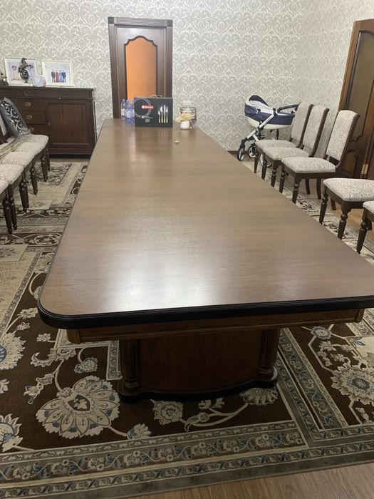 Стол для гостиной 5.5 метров