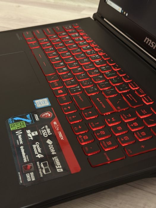 Игровой ноутбук MSI i7|8RAM|GTX1050TI|1000GB