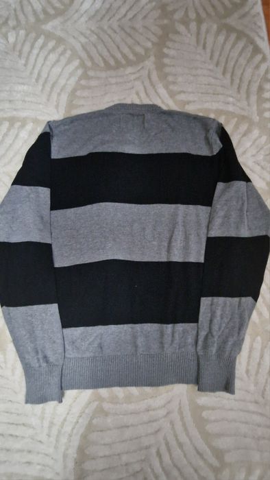 Pulovar bluza gri cu dungi negre