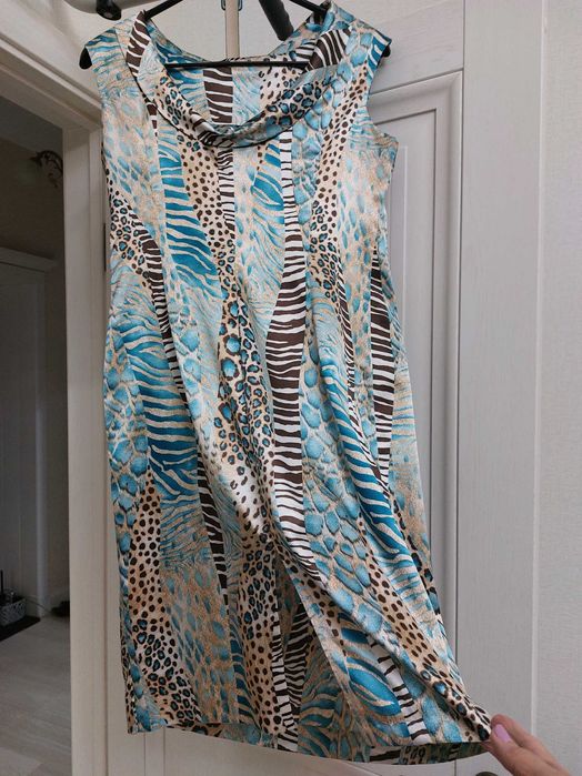 Платье нарядное  р.48