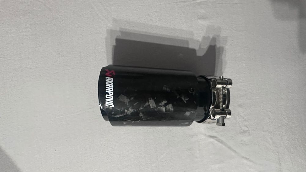 Vând finala akrapovic