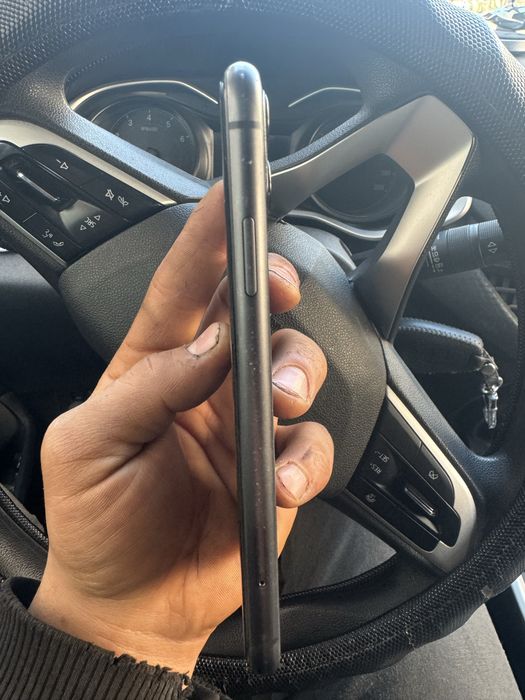 Iphone 11 64 gb qora