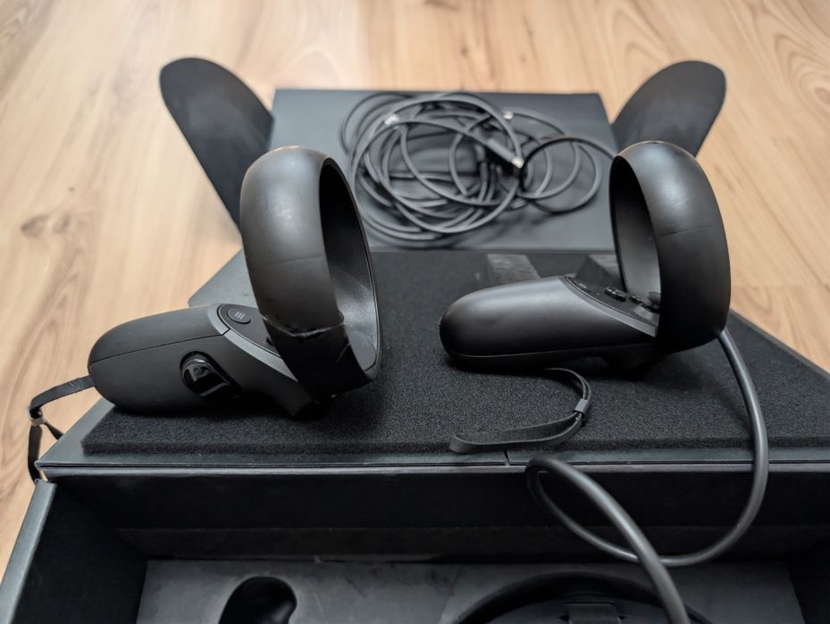 Oculus Rift S PCVR (+accesorii controllere)
