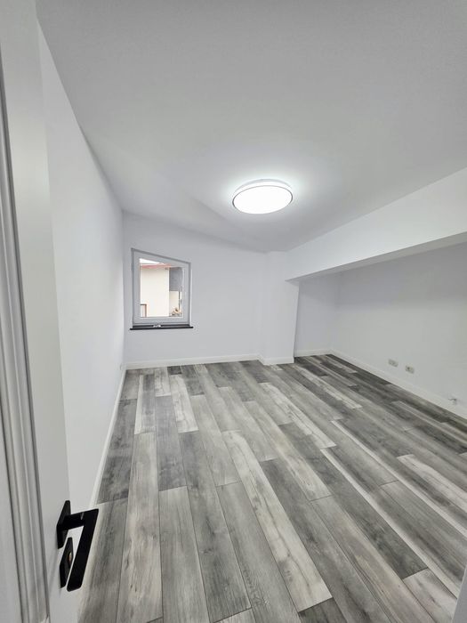 Vind apartament Cu 3 camere