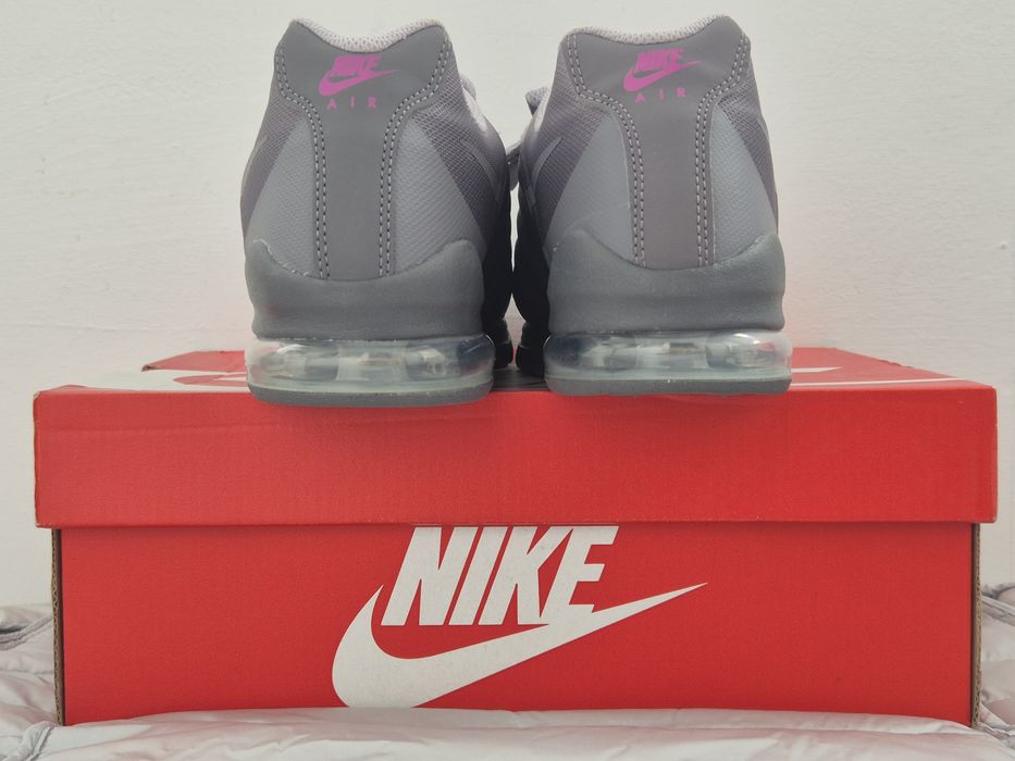 NIKE   Air  Max    Atmosphere Gray