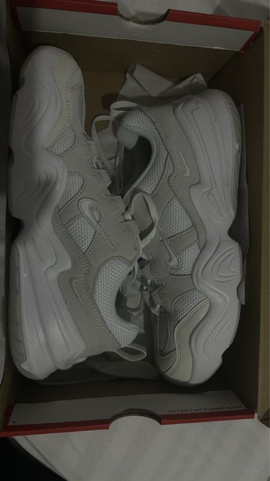 Nike tech hera us8 кроссовки повседневные