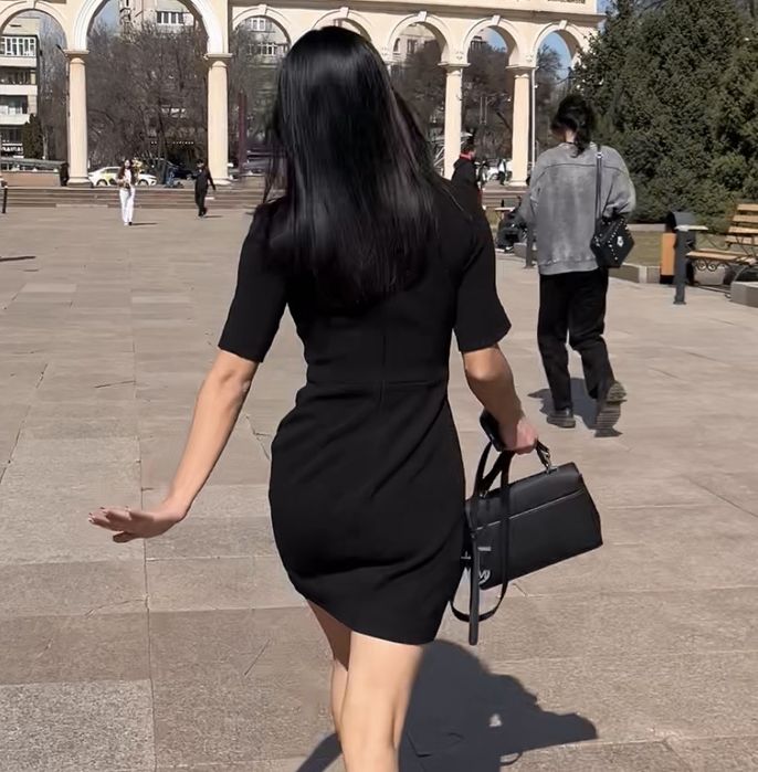 Базовое черное платье