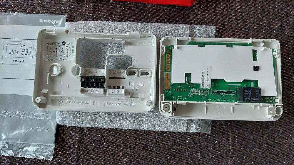 Termostat Honeywell CM707 ecran luminat, 6 bucati NOI (cele mai bune)