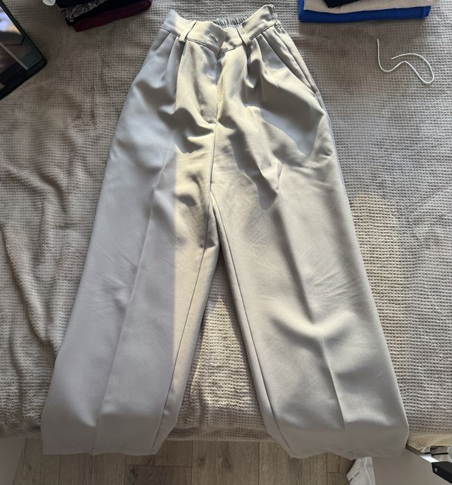 Продам классические костюмы
