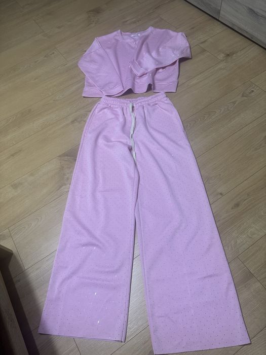 Дамски екип с камъни