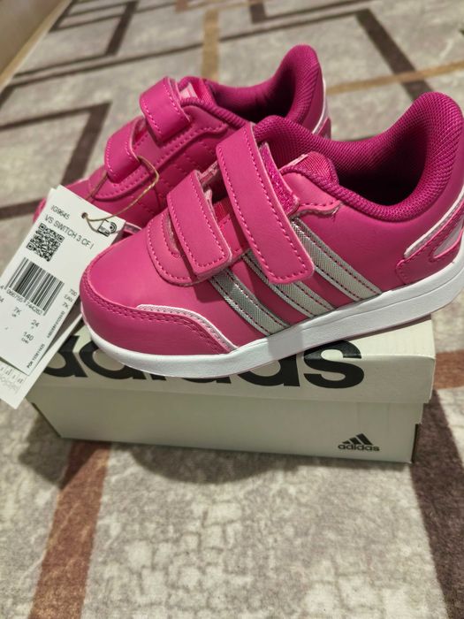 Маратонки Adidas за момиче номер 24