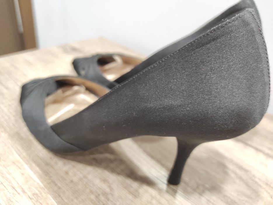 Официални черни дамски обувки ZARA с нисък тънък ток