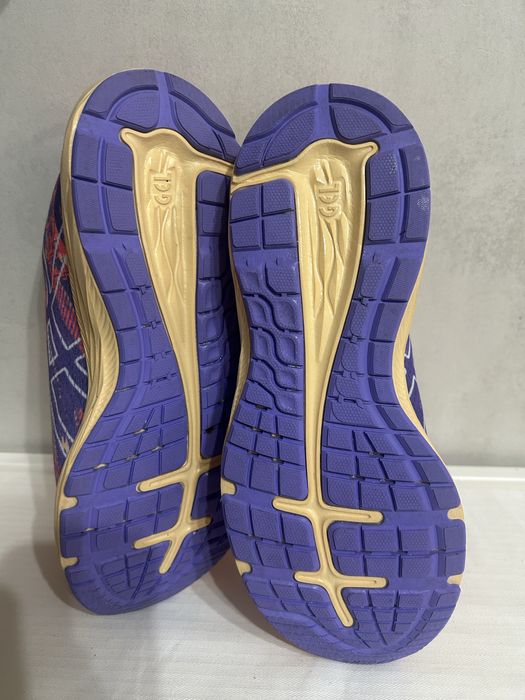 Asics-Дамски маратонки