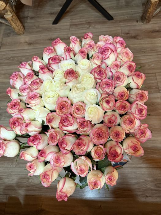 Цветы 101 роза               .