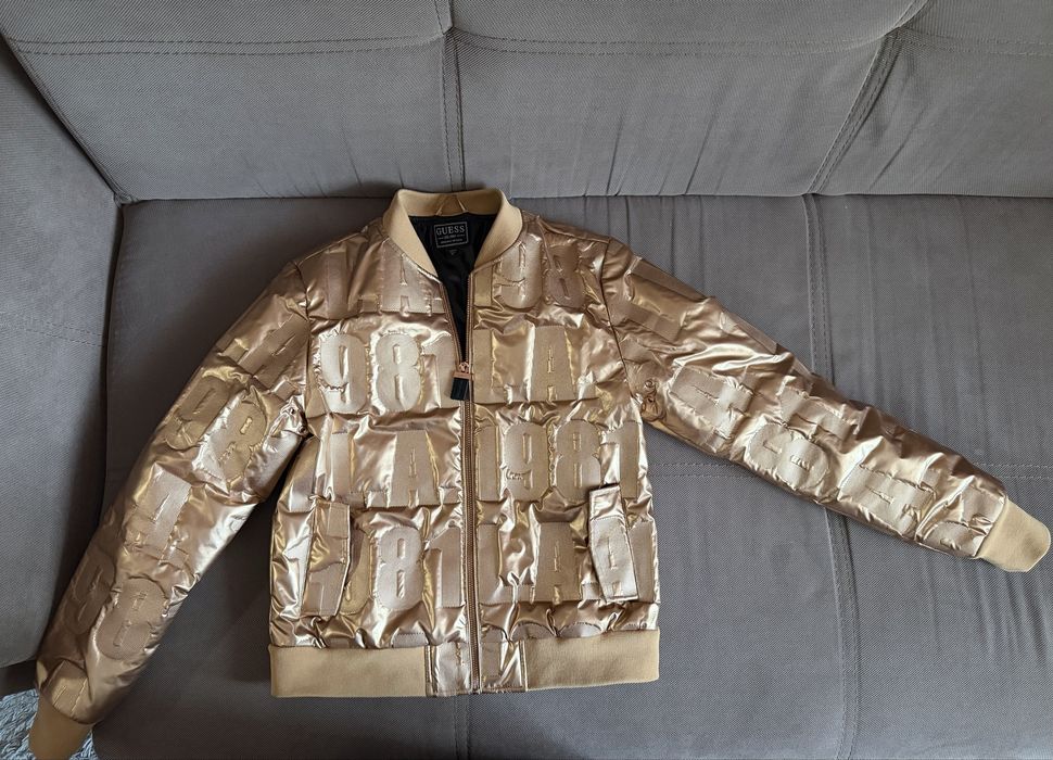 Есенно яке Guess